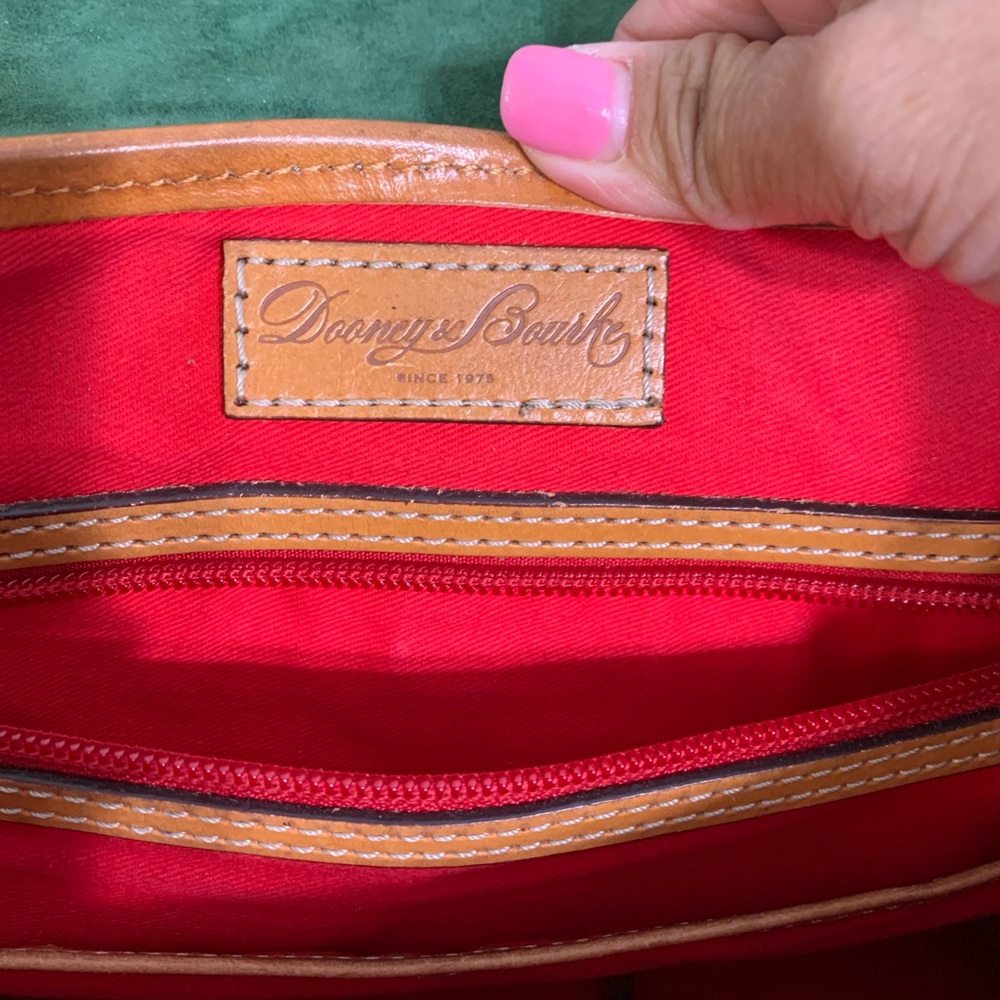 💕👜Dooney & Bourke  1975 Signature Classic Leather Shoulder/Handbag - Picture 8 of 11
